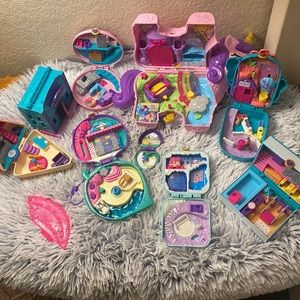 HUGE Lot Of Mattel Polly Pocket Micro Playsets Compact & Dolls